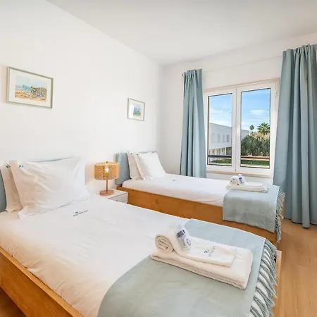 Lagos Marina Comfort Pool #1990 * Lagos