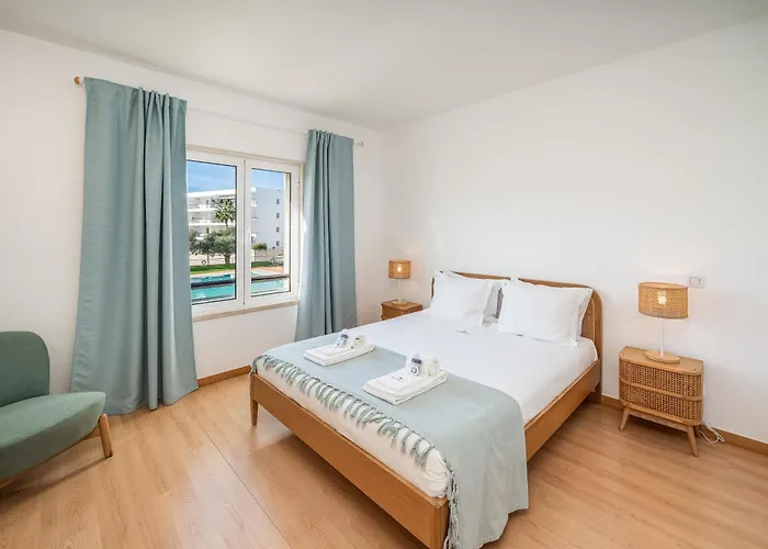 Lagos Marina Comfort Pool #1990