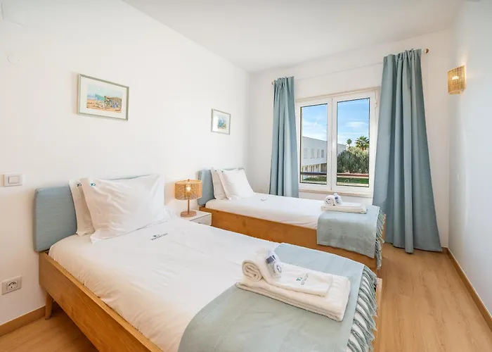 Lagos Marina Comfort Pool #1990 * 拉哥斯