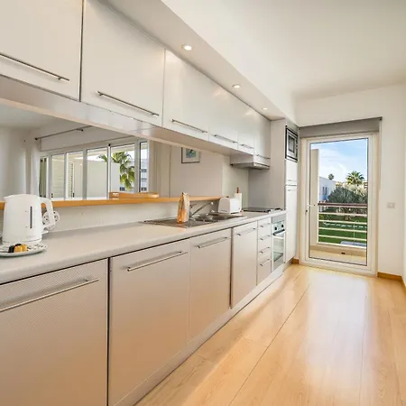 Lagos Marina Comfort Pool #1990 * Lagos